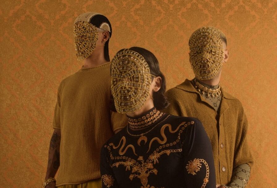 Hangout with indie music